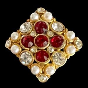 Vintage 80s Gold Plated Brooch With Red And Clear Rhinestones And Faux Pearls